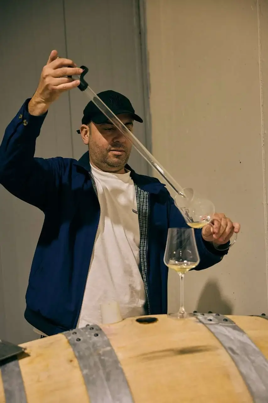 Catando vinos de Ibiza en la bodega de Ibizkus, con el director técnico David Lorenzo